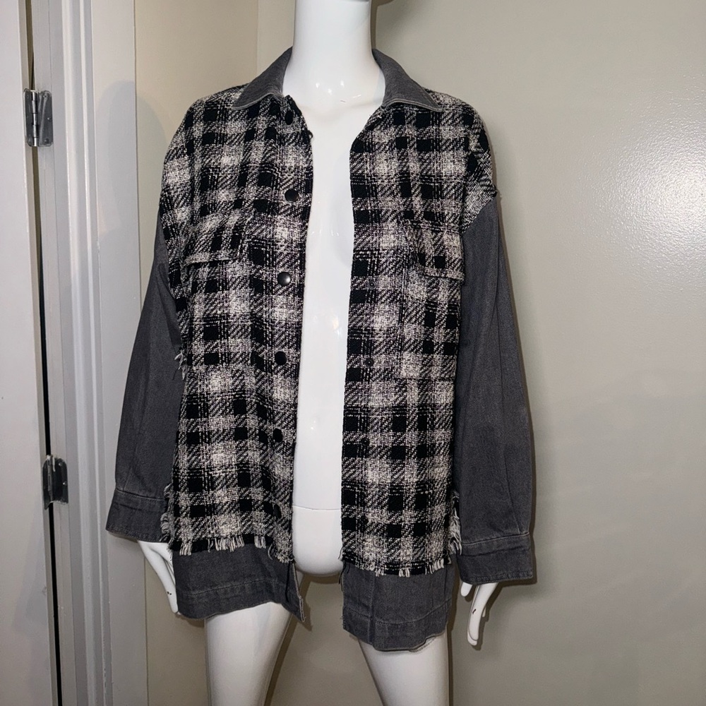 Shirt Tweed Black Grey Zara
Size Small